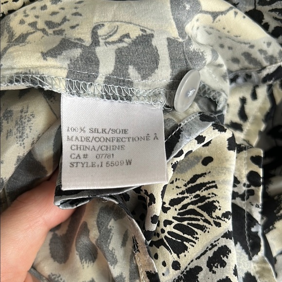 Vintage 100% Silk Leopard Print Button Down Shirt - Picture 6 of 7